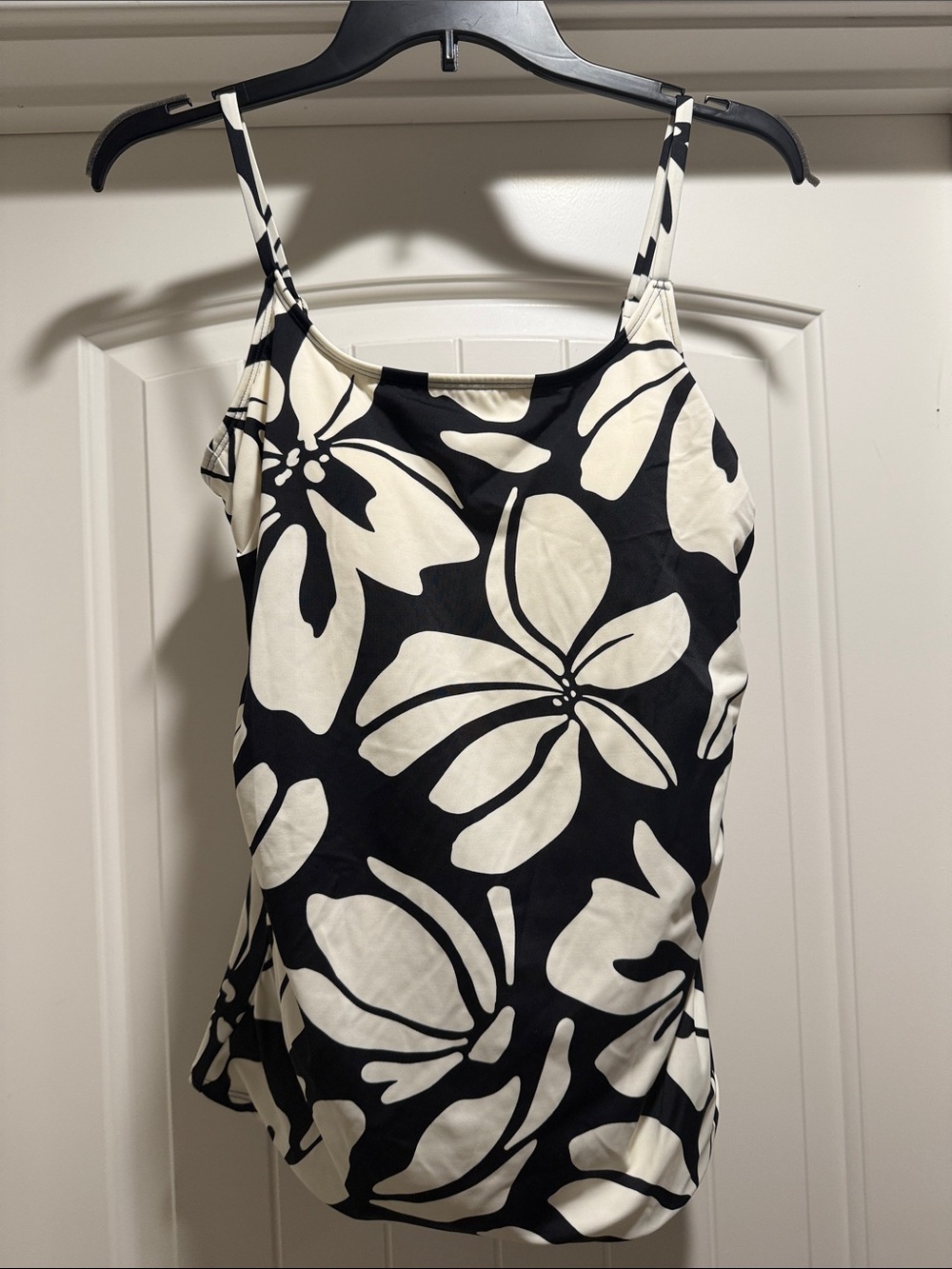 Shade & Shore Black and White Floral Tankini Top